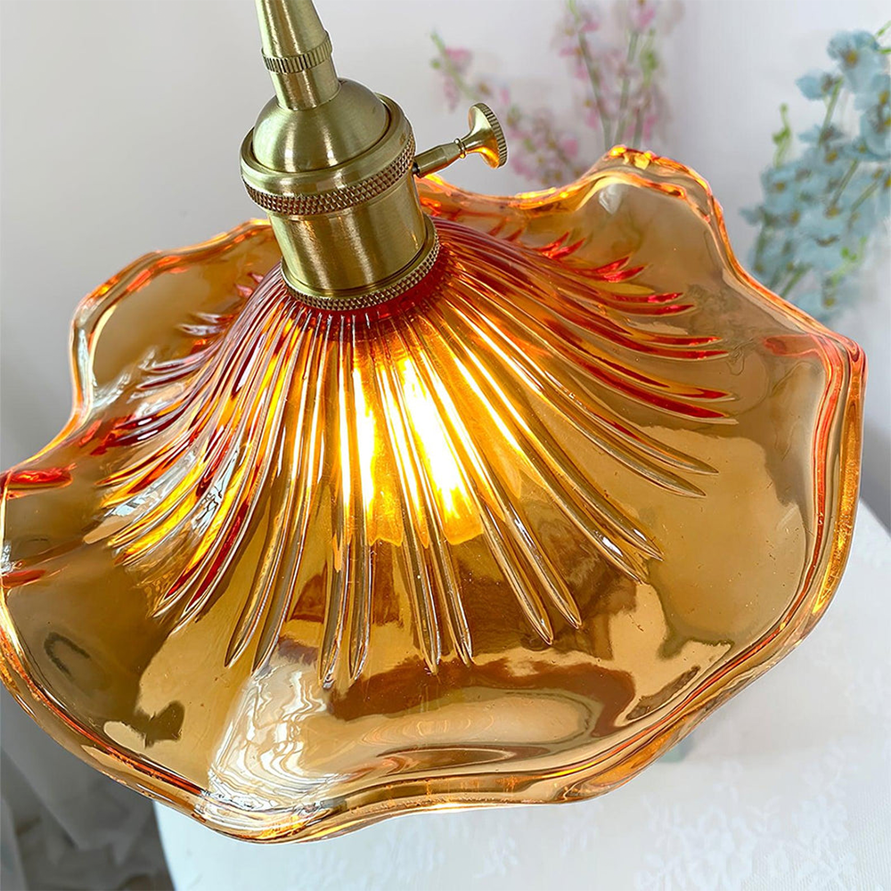 Suspension vintage en verre floral et laiton doré