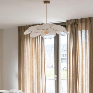Suspension pétales design moderne en tissu blanc
