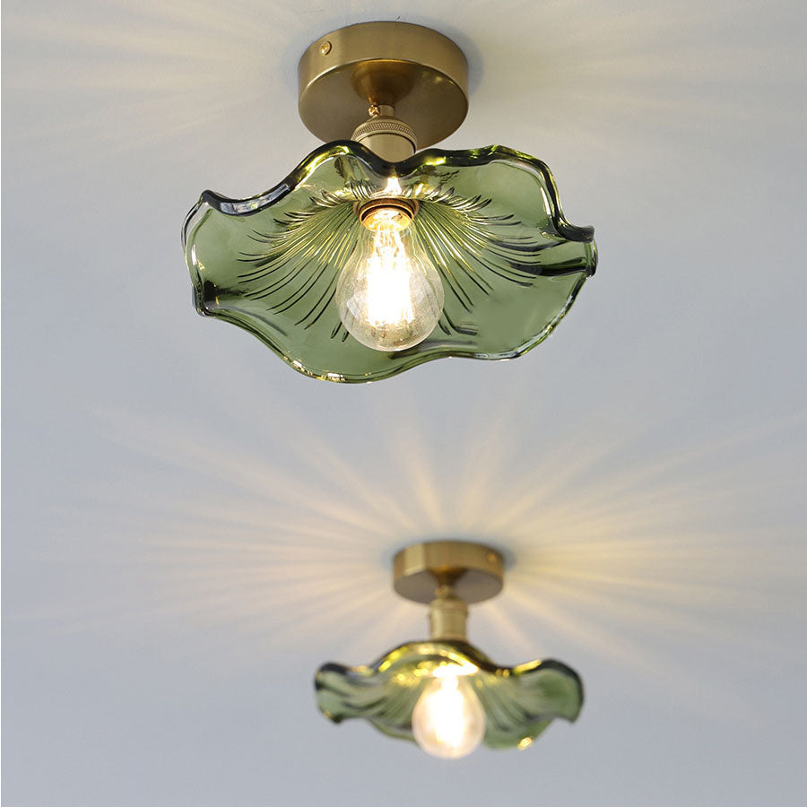 Plafonnier vintage verre vert forme hibiscus dorée