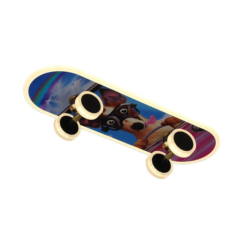 Plafonnier LED design skateboard pour chambre enfant