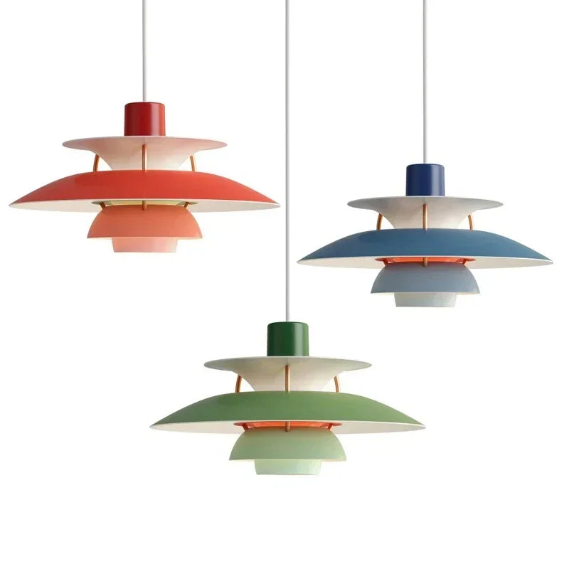 Suspension design scandinave multicouches métal coloré