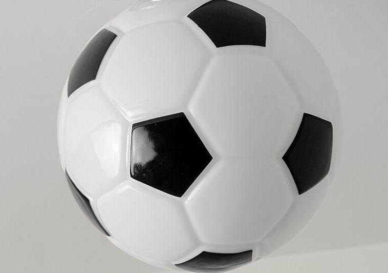 Suspension design ballon de football en verre moderne