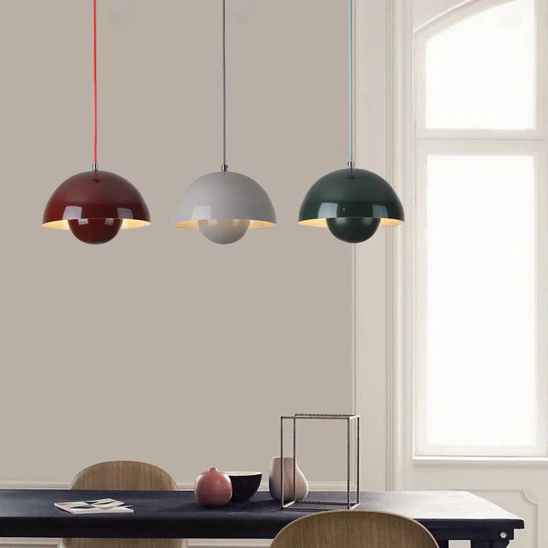 Suspension design demi-sphère métal contemporaine