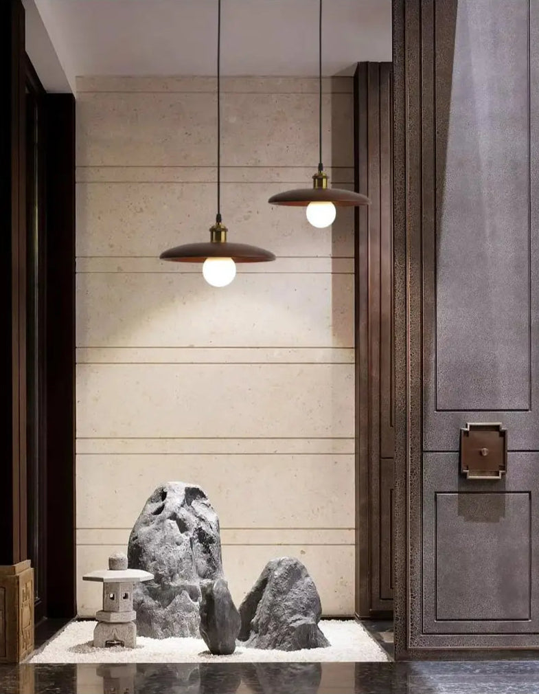 Suspension scandinave bois naturel et laiton doré