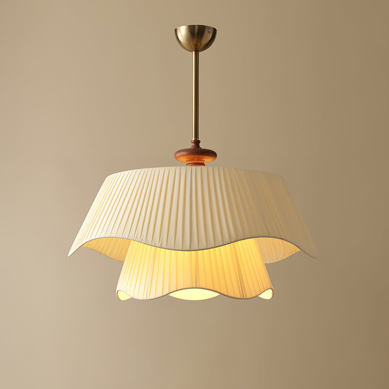 Suspension vintage dorée plissée en métal et tissu