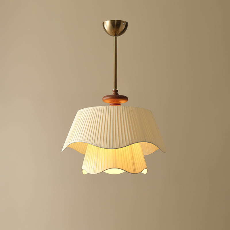Suspension vintage dorée plissée en métal et tissu