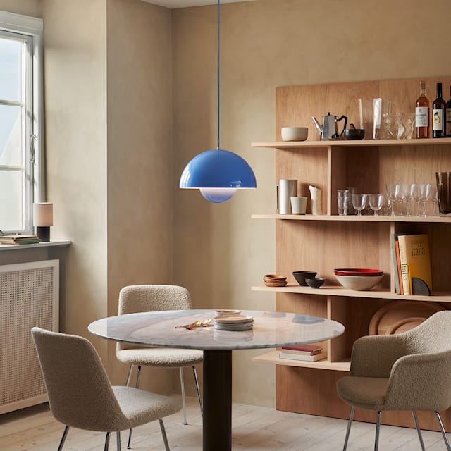 Suspension design demi-sphère métal contemporaine