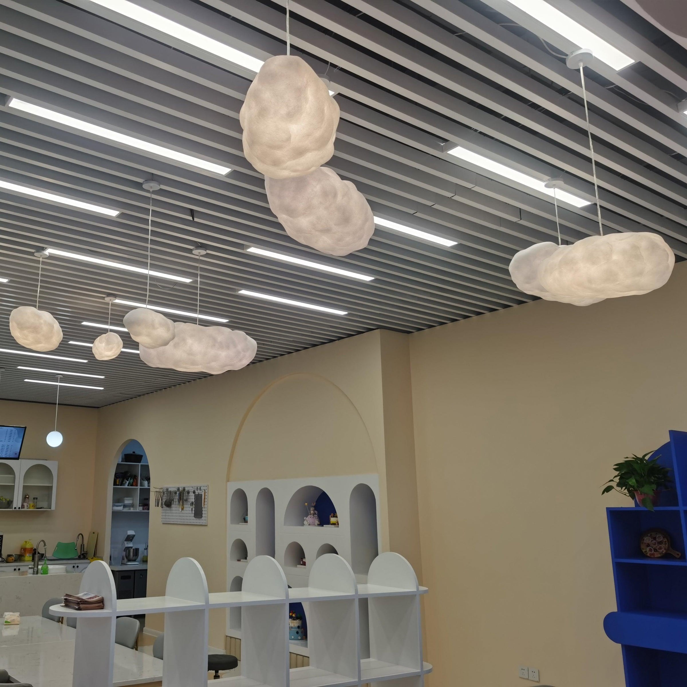 Suspension design nuage lumineux en fibre moderne
