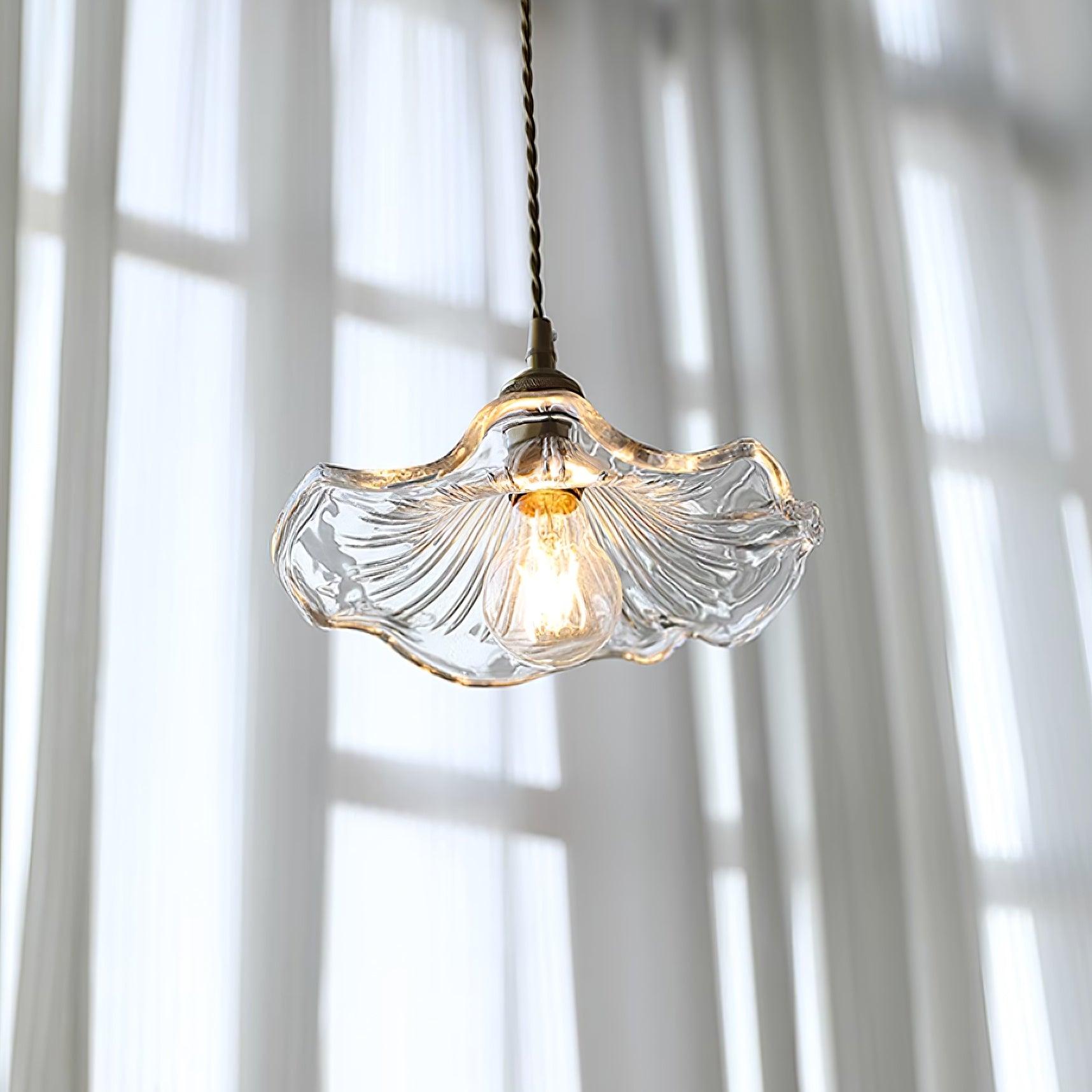 Suspension vintage verre motif fleur dorée