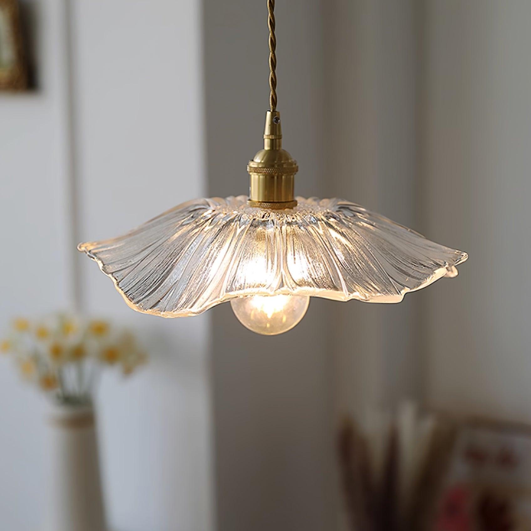 Suspension vintage verre motif fleur dorée