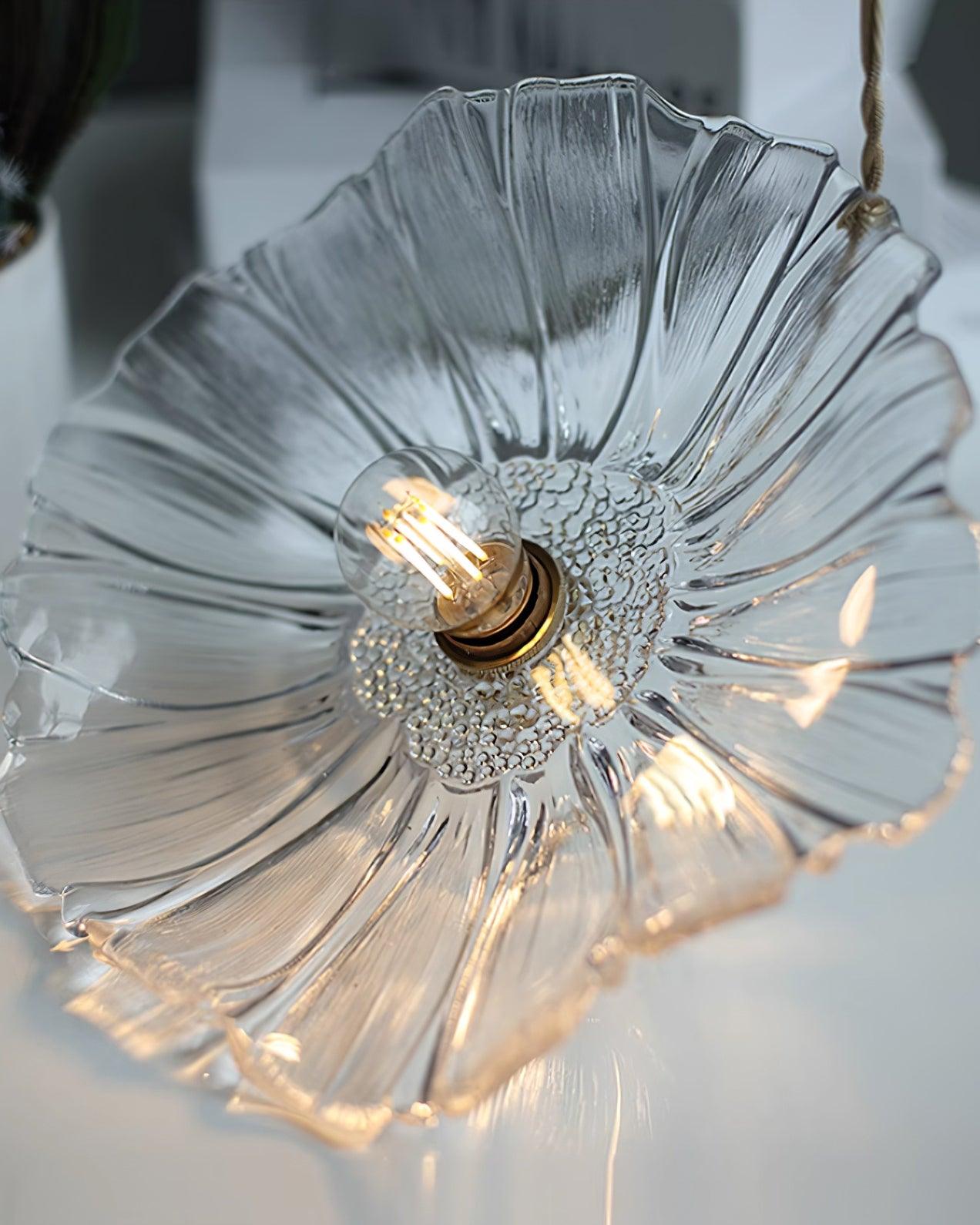 Suspension vintage verre motif fleur dorée