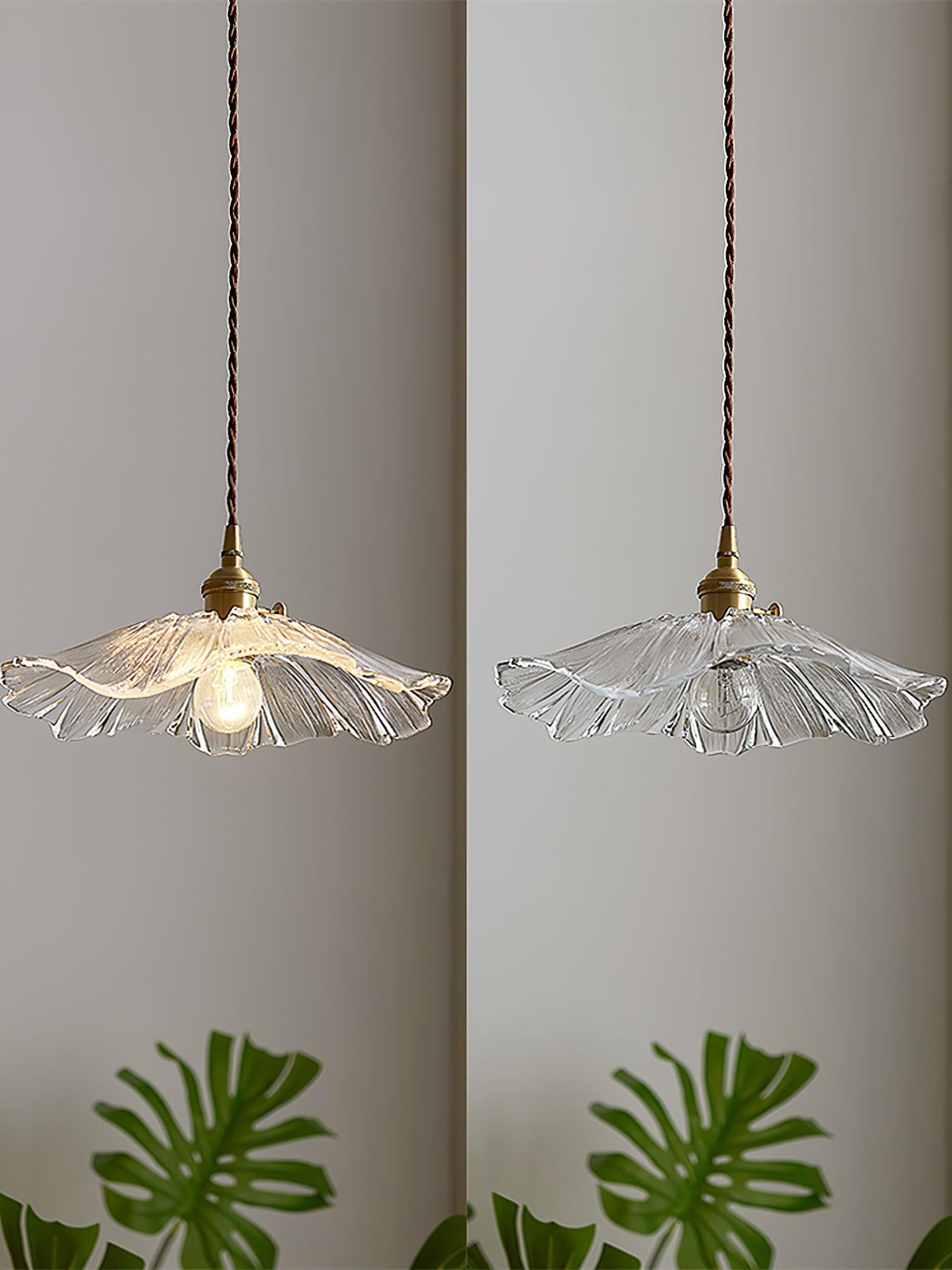 Suspension vintage verre motif fleur dorée