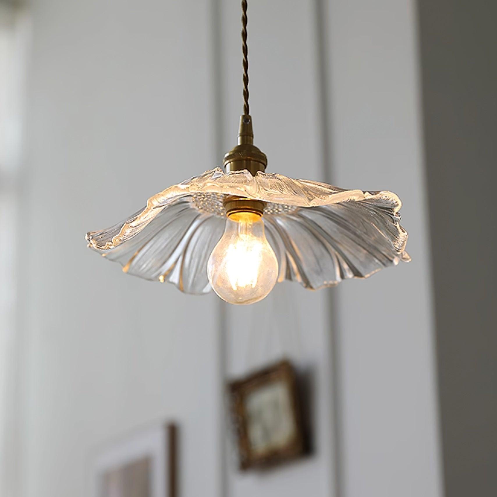 Suspension vintage verre motif fleur dorée