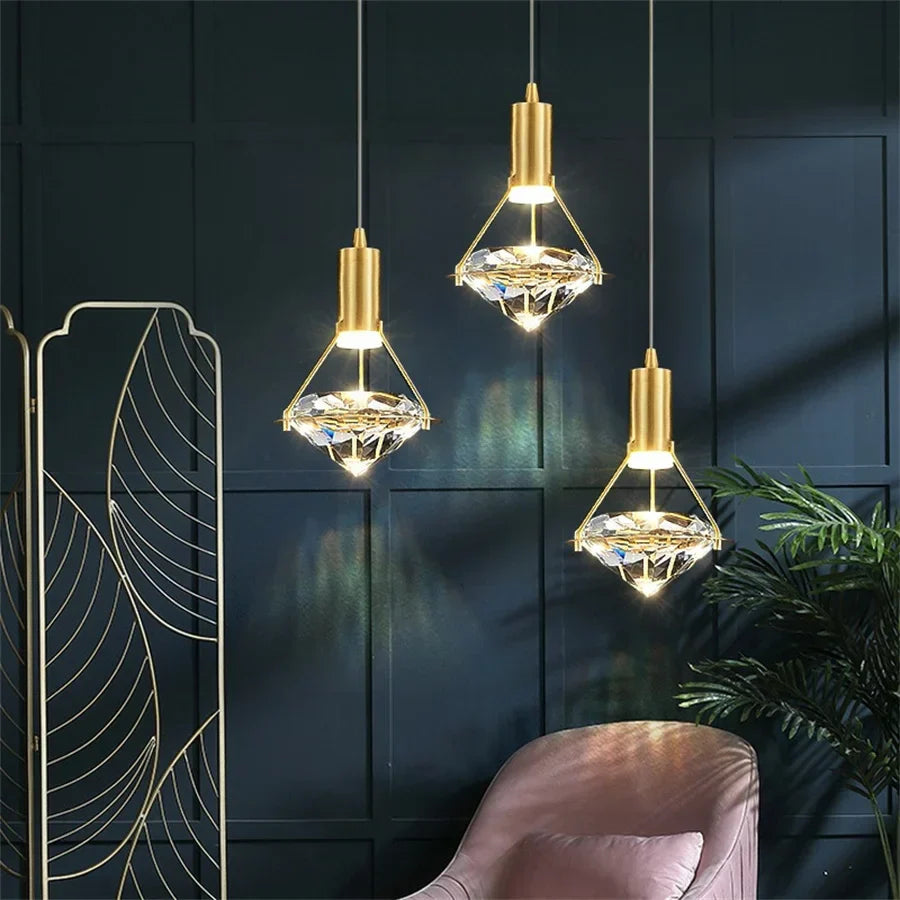 Suspension design cristal LED dorée moderne
