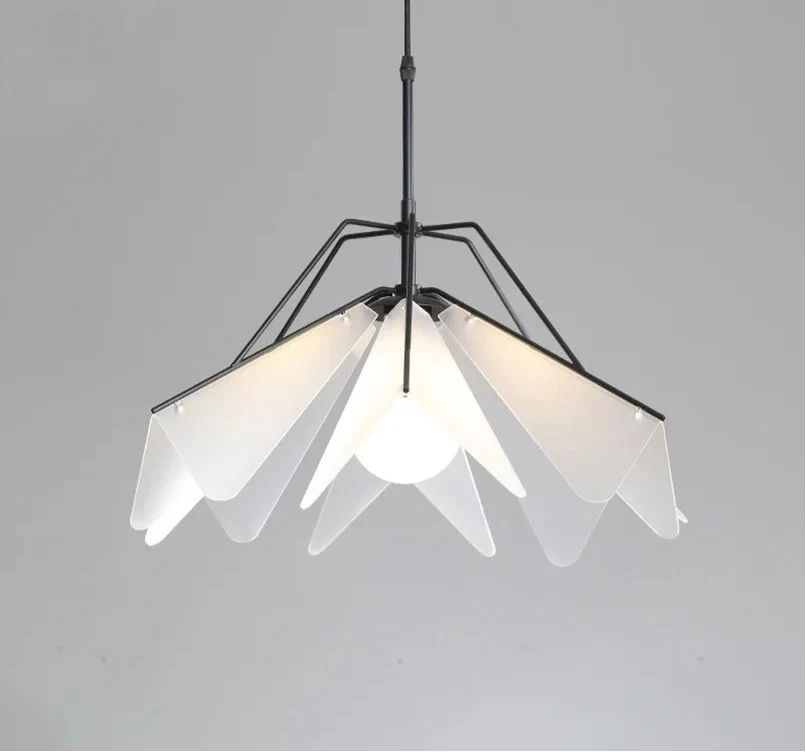 Suspension design moderne pétales acrylique et métal
