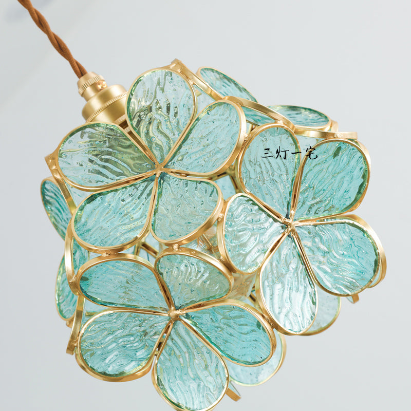 Suspension design florale en verre et métal doré