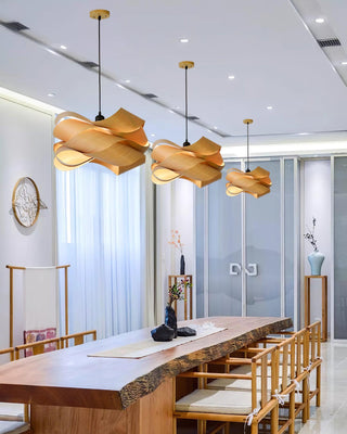 Suspension design moderne en bois naturel torsadé