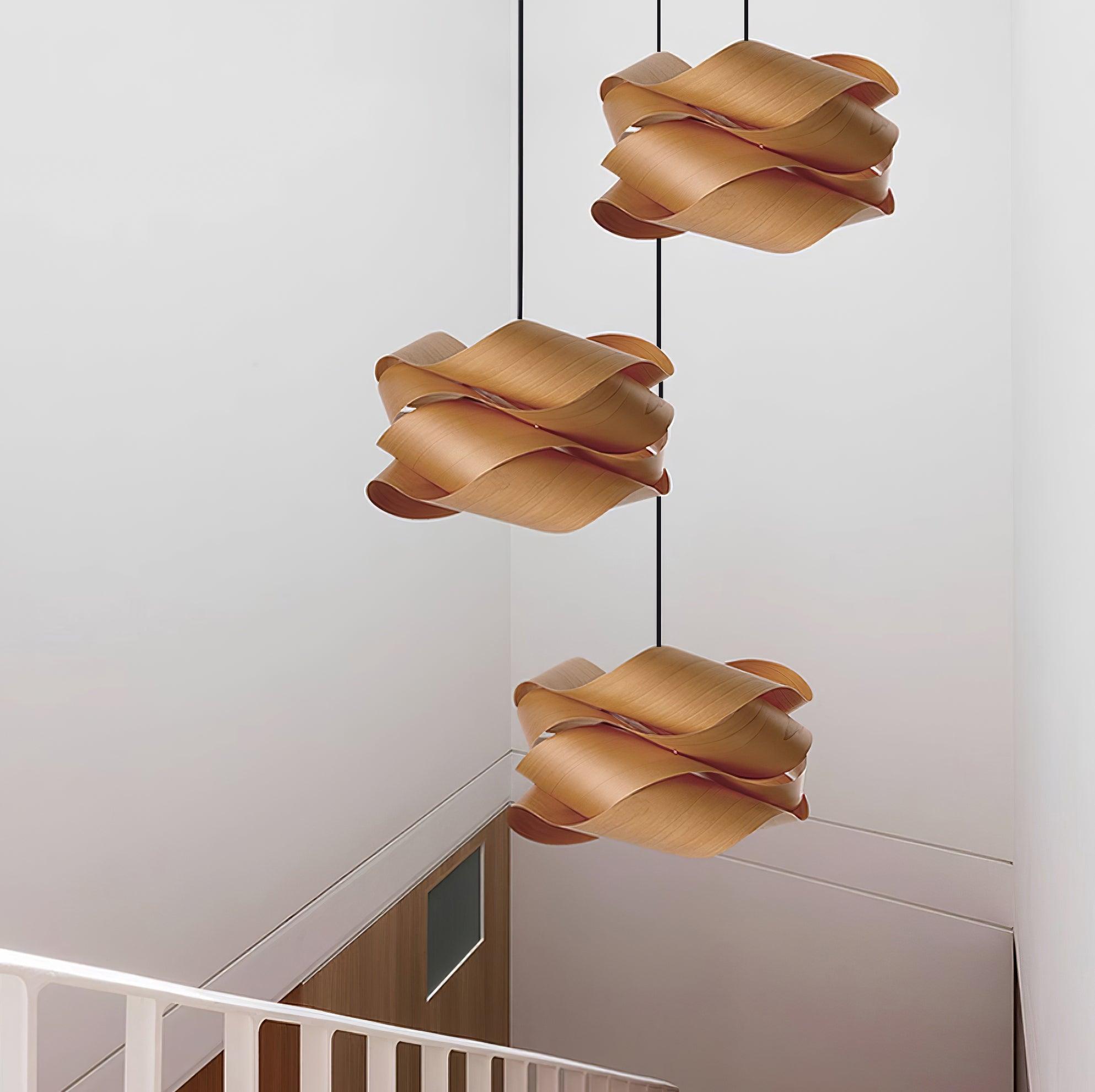 Suspension design moderne en bois naturel torsadé