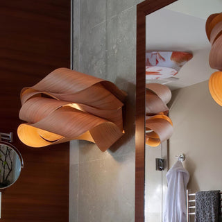 Suspension design moderne en bois naturel torsadé