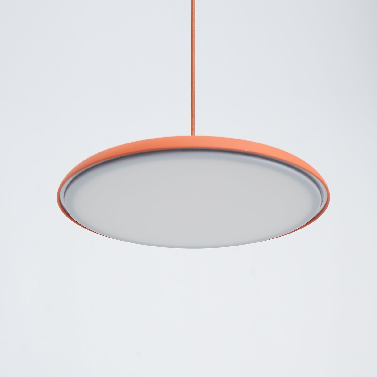 Suspension LED design moderne en métal orange