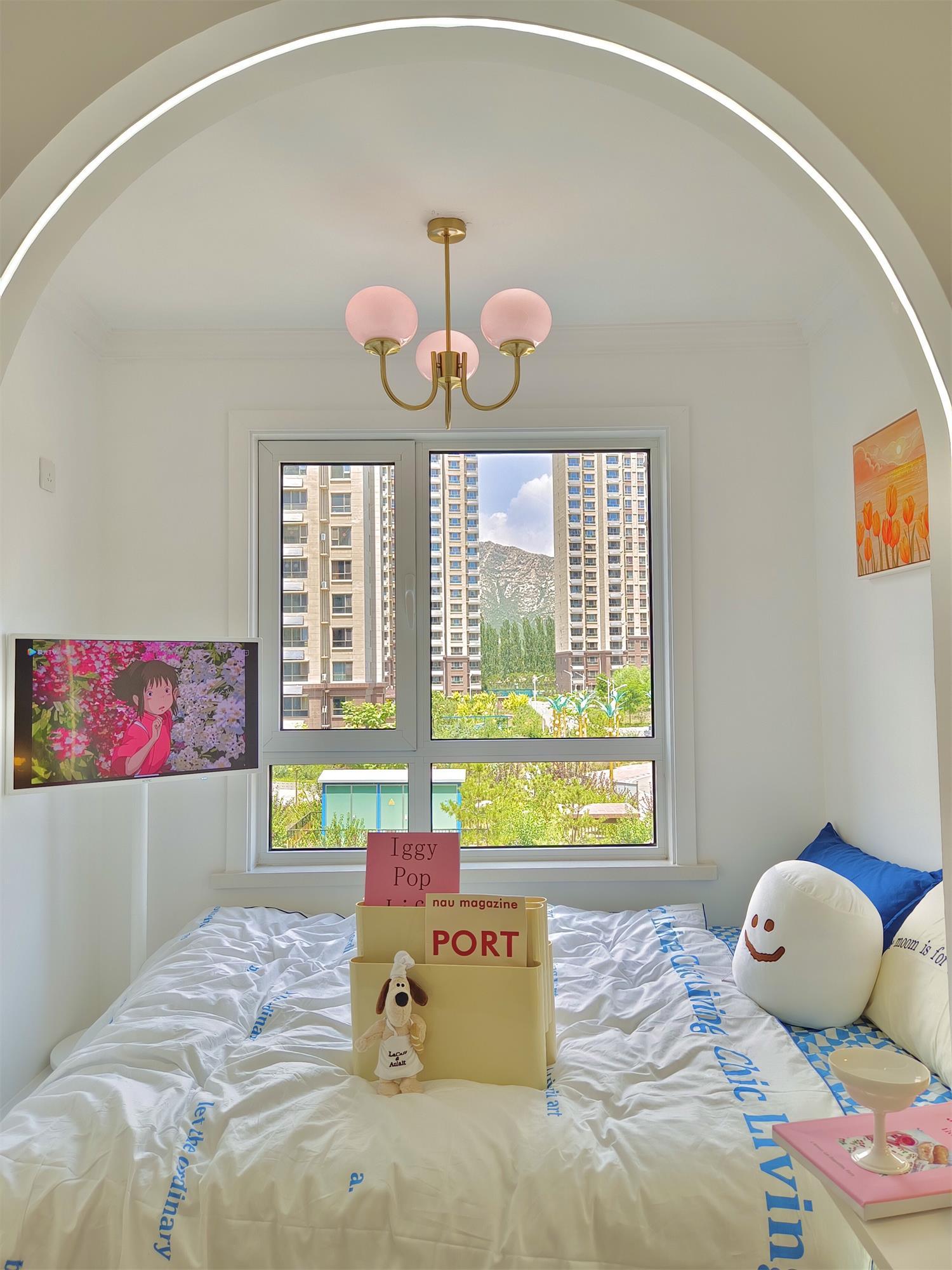 Suspension design dorée globes en verre rose