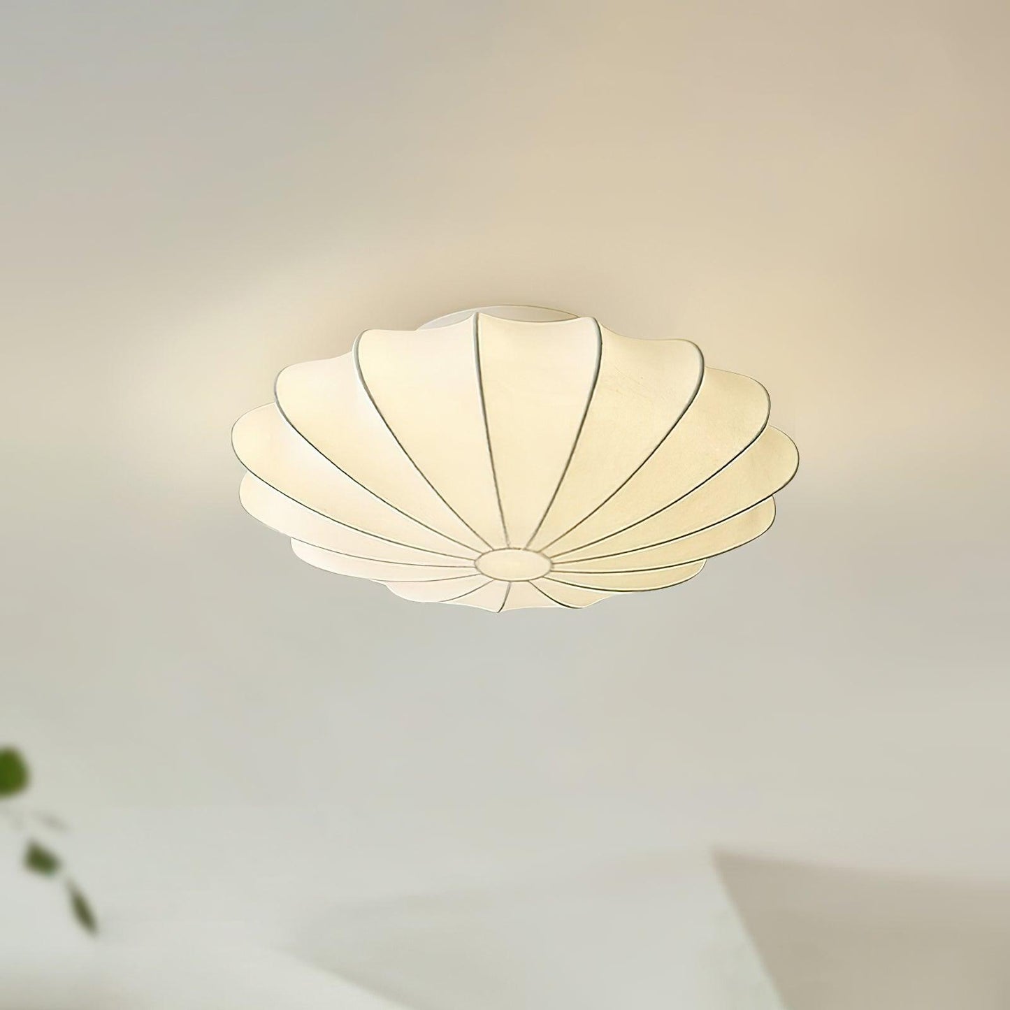 Plafonnier design minimaliste forme coquillage blanc