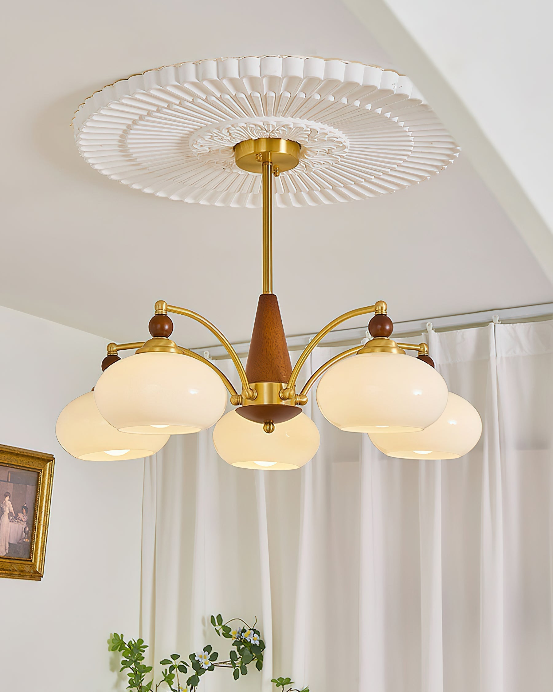 Suspension vintage dorée à globes jaunes multiples