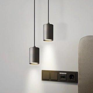 Suspension design minimaliste en métal doré