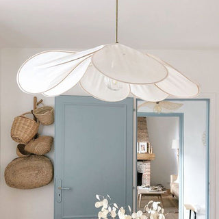 Suspension pétales design moderne en tissu blanc