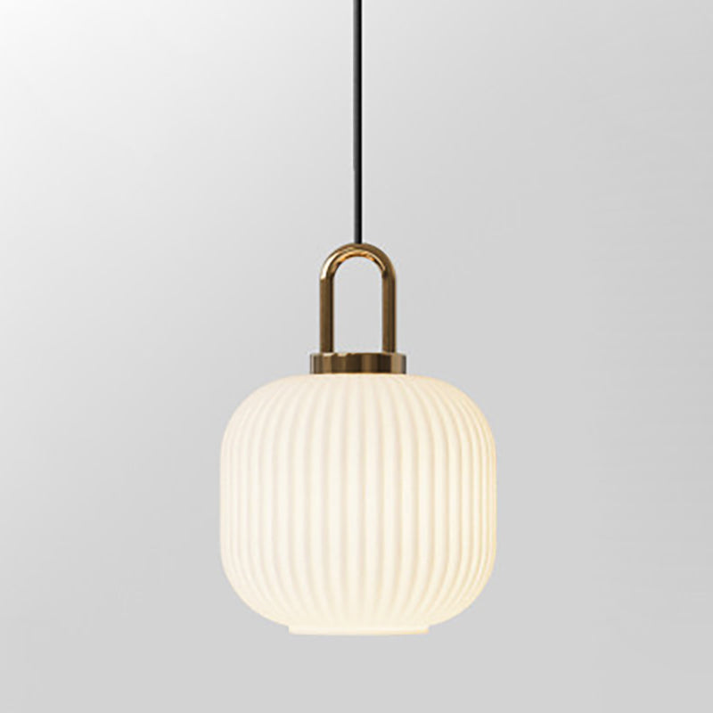 Suspension design verre cannelé et finition dorée