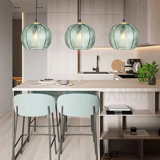 Suspension verre strié vert design moderne nordique