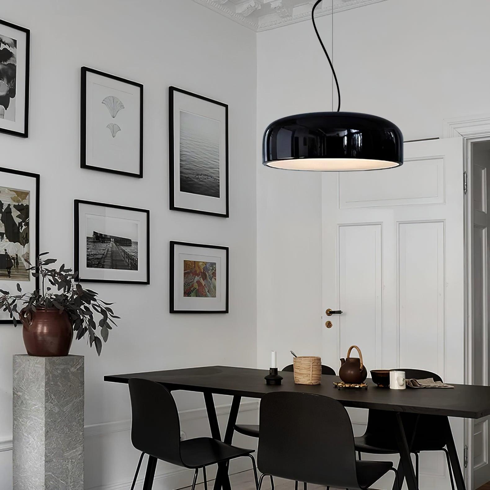 Suspension design moderne en métal noir brillant