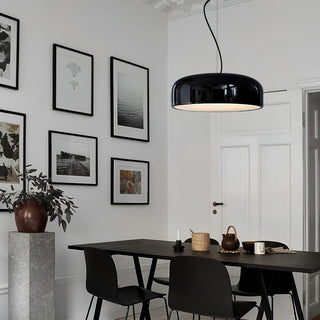 Suspension design moderne en métal noir brillant