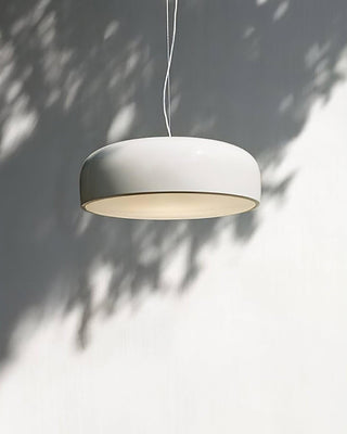 Suspension design moderne en métal noir brillant