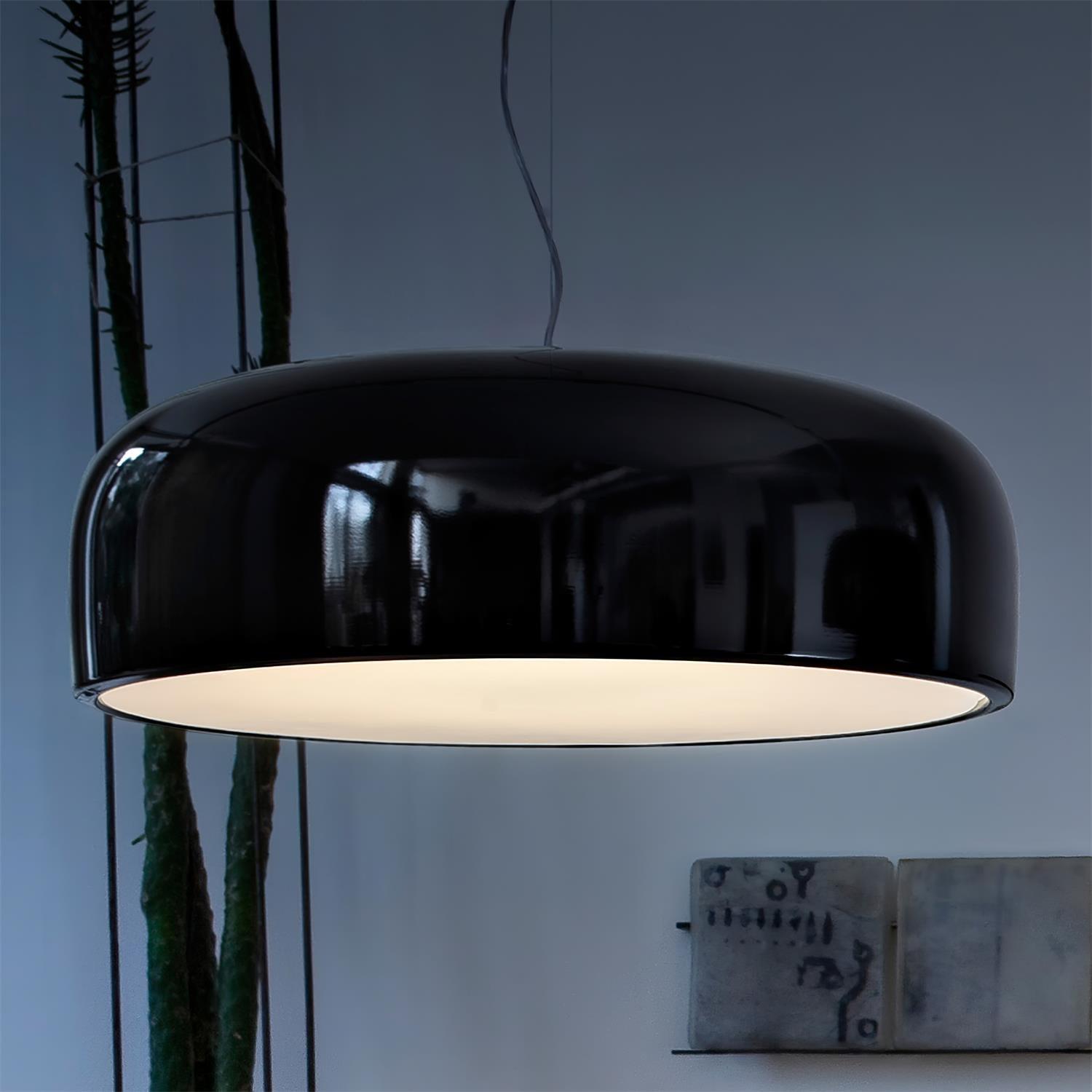 Suspension design moderne en métal noir brillant