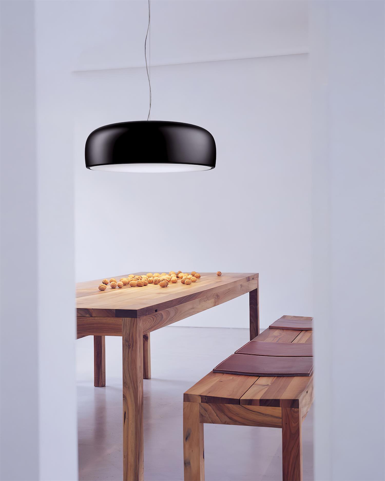 Suspension design moderne en métal noir brillant