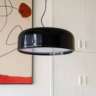 Suspension design moderne en métal noir brillant