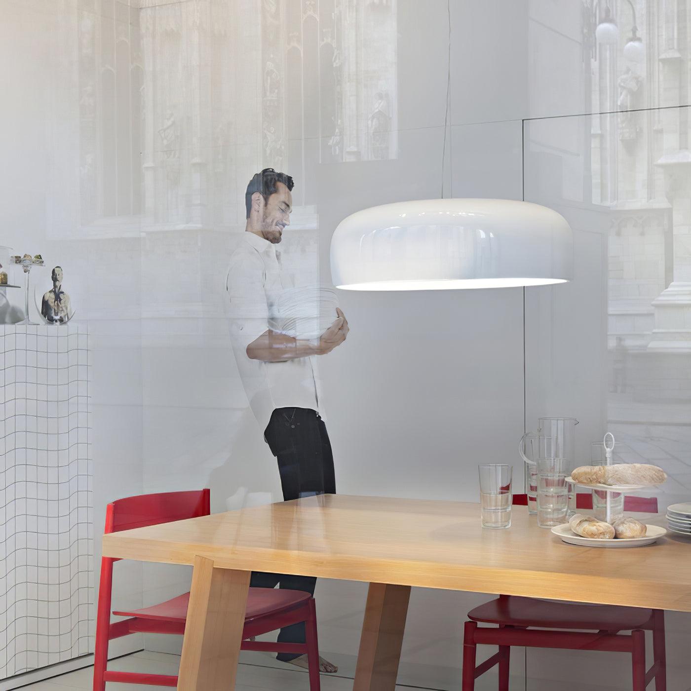 Suspension design moderne en métal noir brillant
