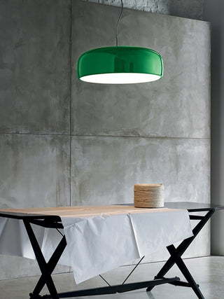 Suspension design moderne en métal noir brillant