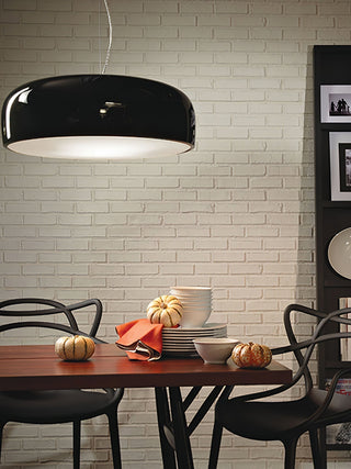 Suspension design moderne en métal noir brillant