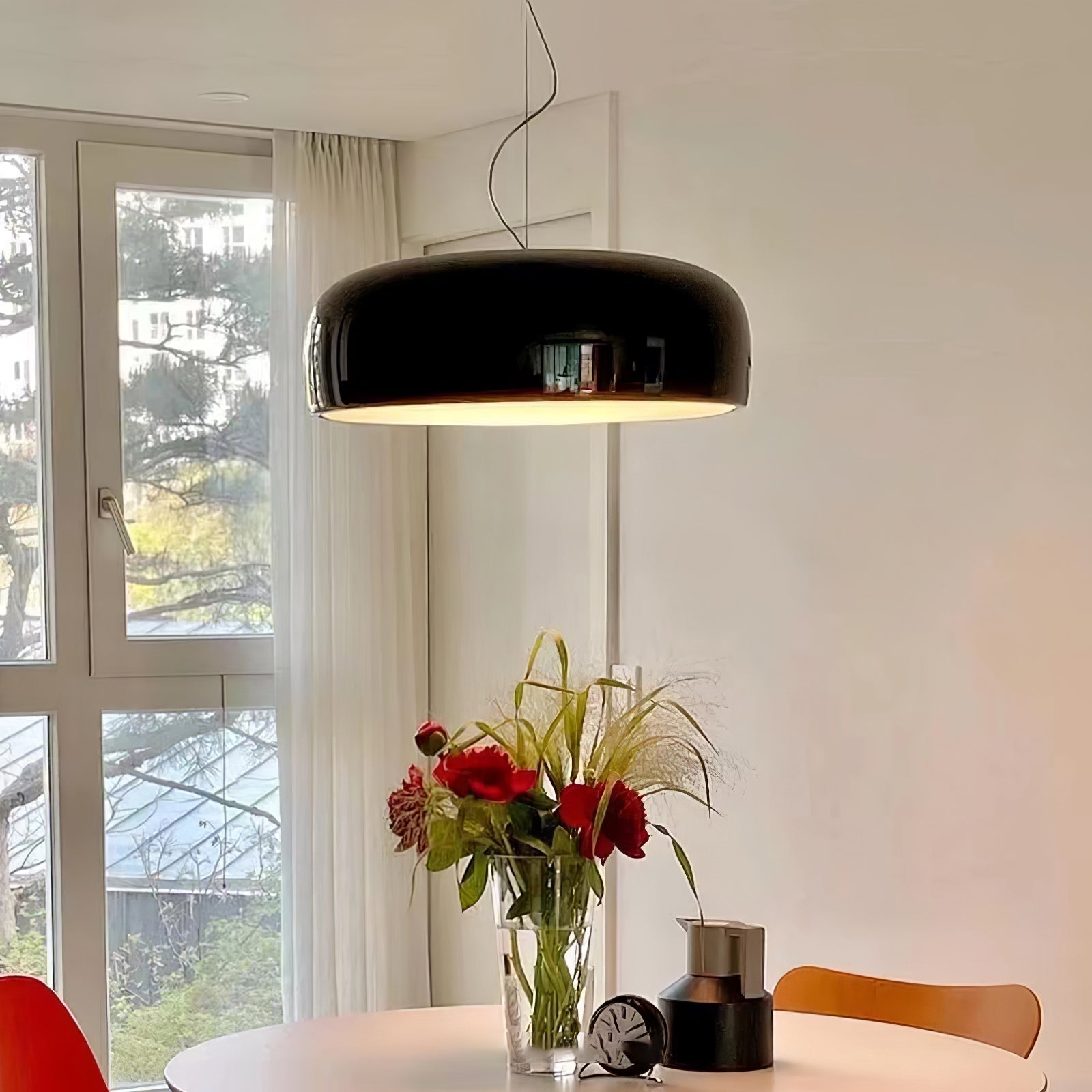 Suspension design moderne en métal noir brillant