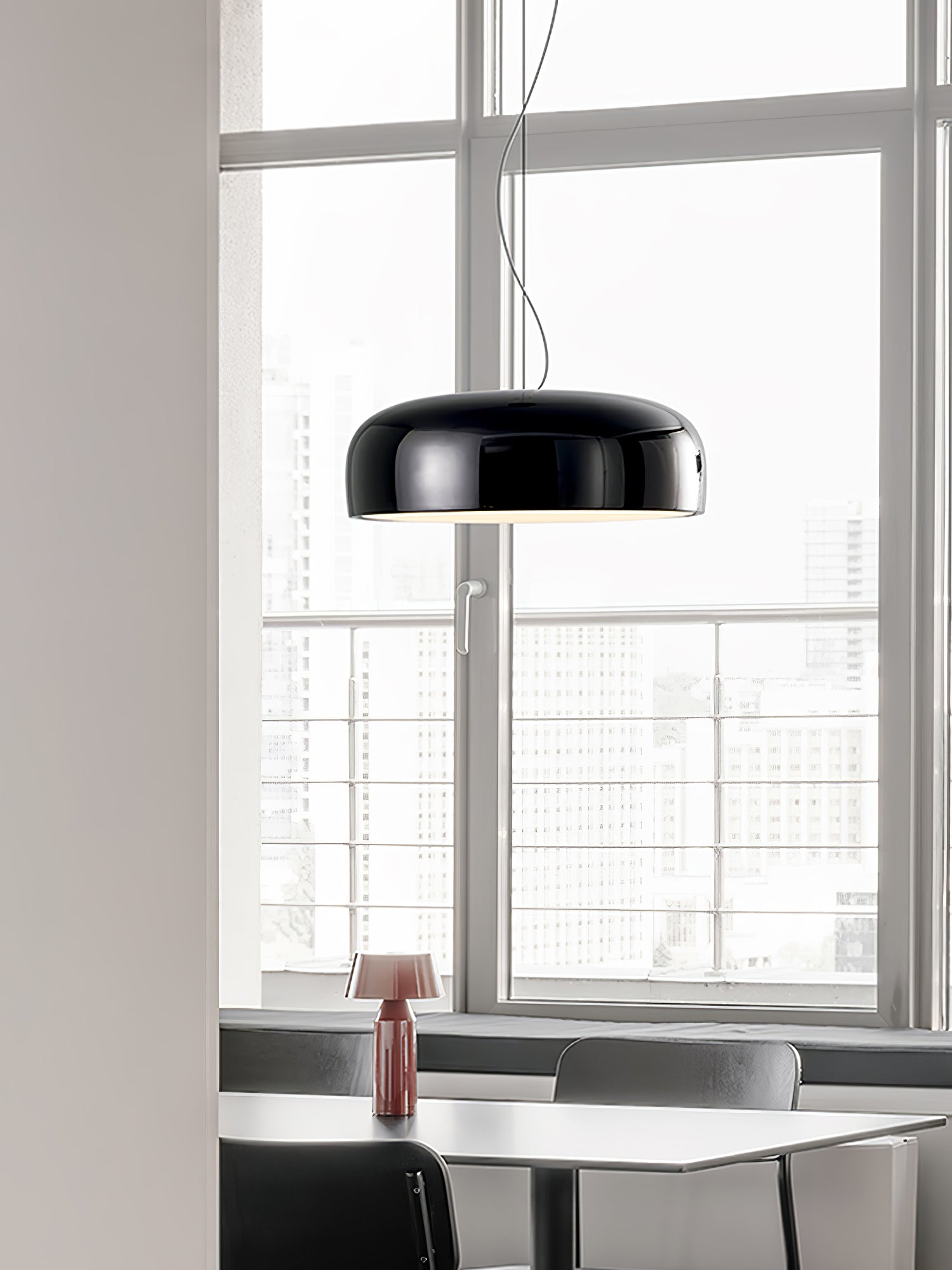 Suspension design moderne en métal noir brillant