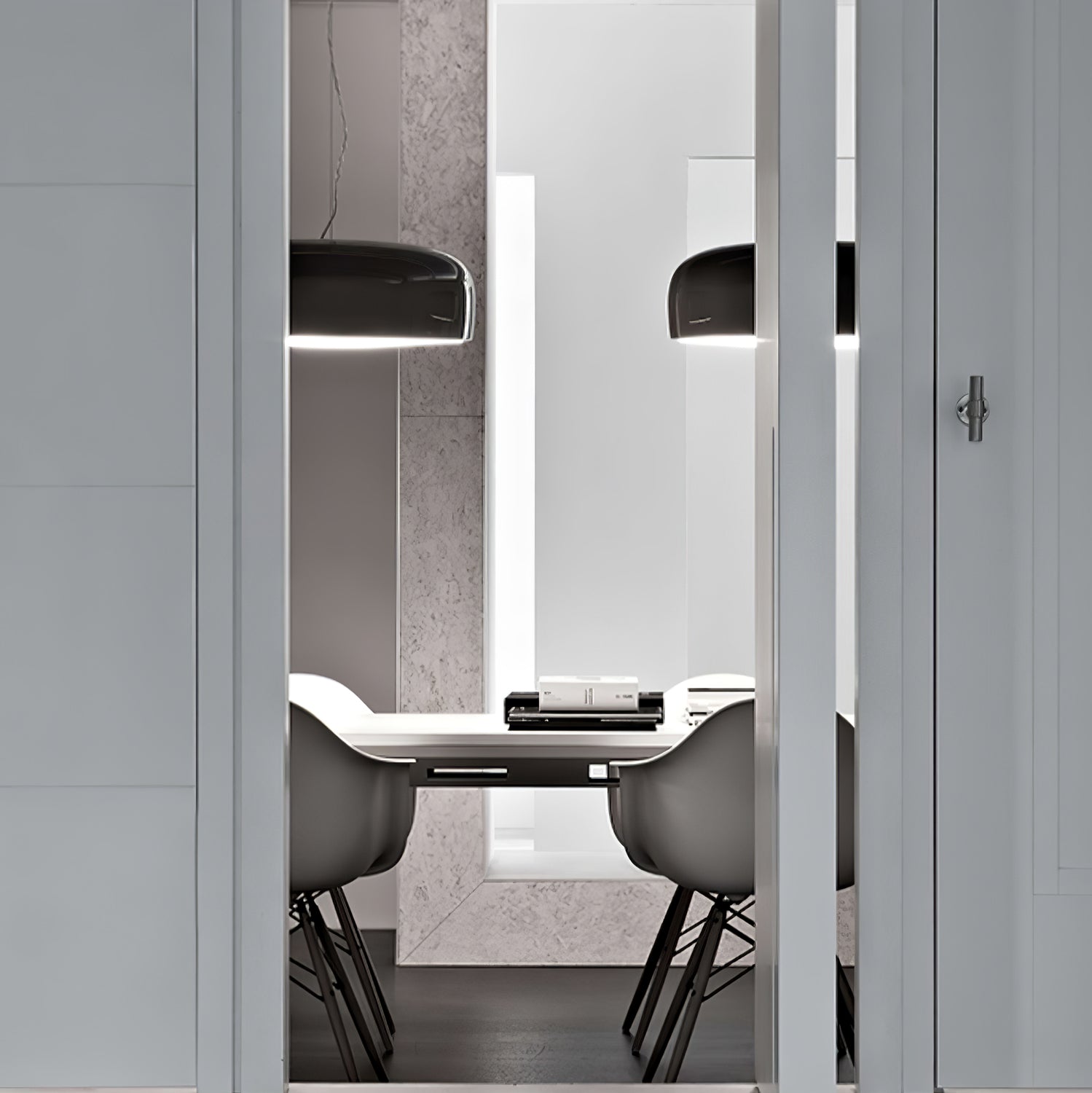 Suspension design moderne en métal noir brillant