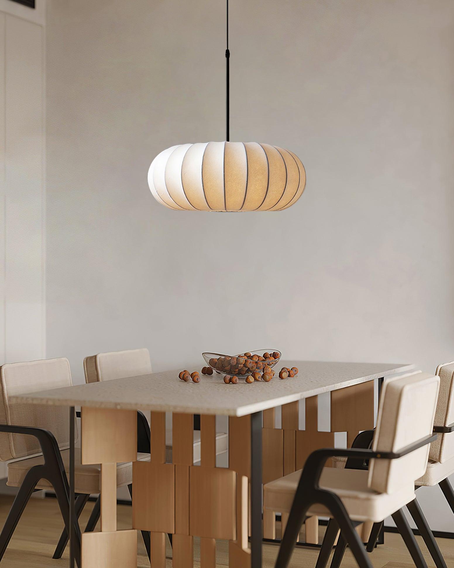 Suspension japonaise design en soie et métal