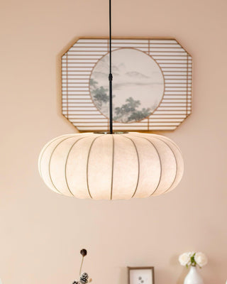 Suspension japonaise design en soie et métal