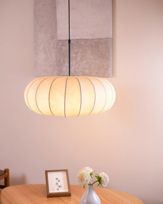 Suspension japonaise design en soie et métal