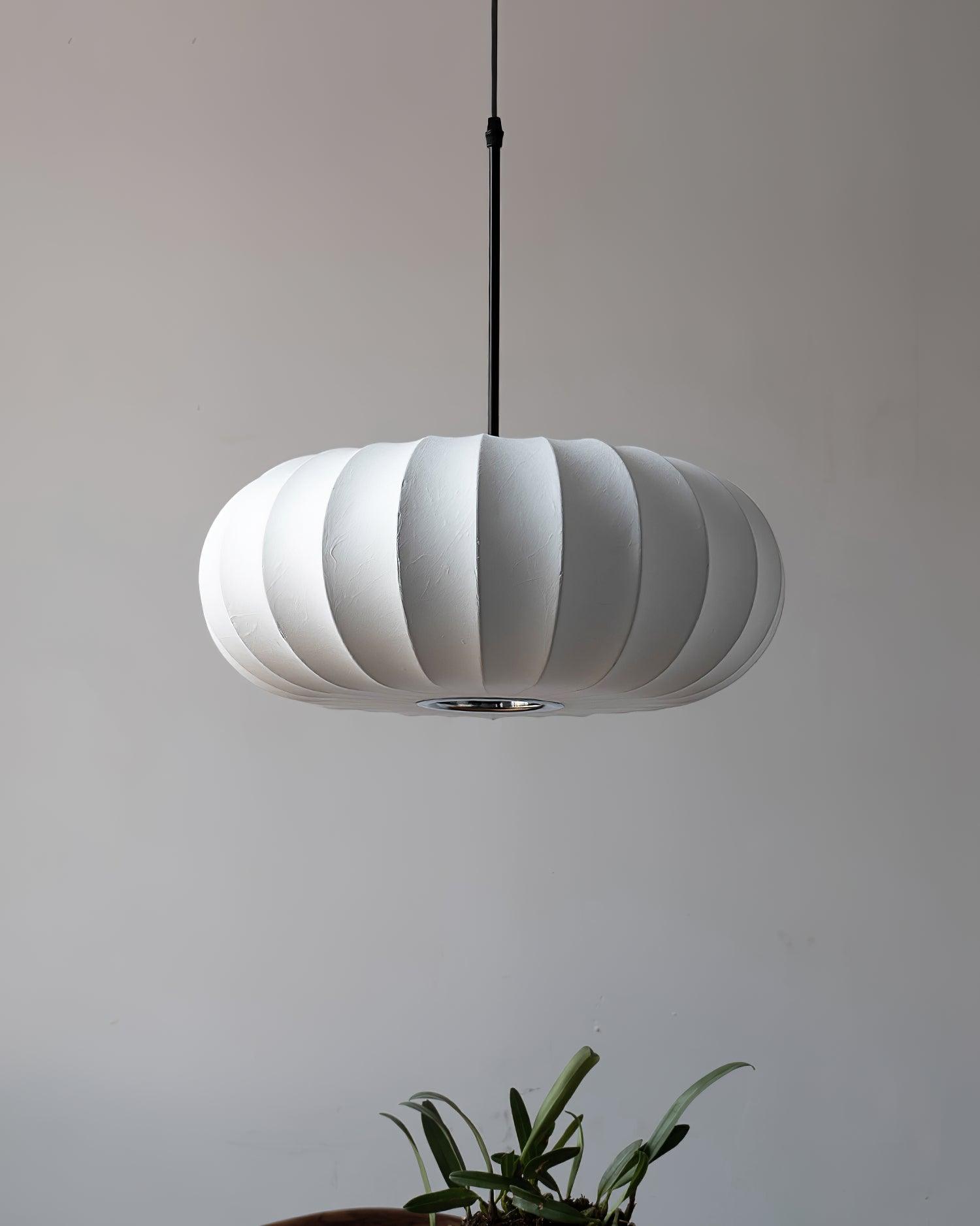 Suspension japonaise design en soie et métal