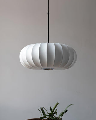 Suspension japonaise design en soie et métal
