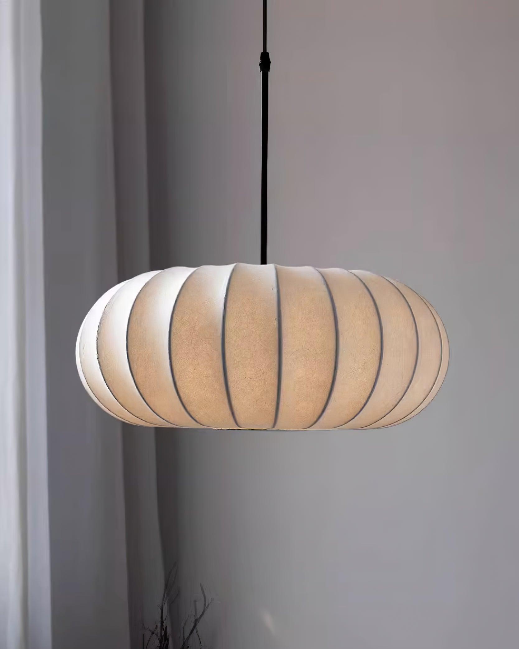 Suspension japonaise design en soie et métal