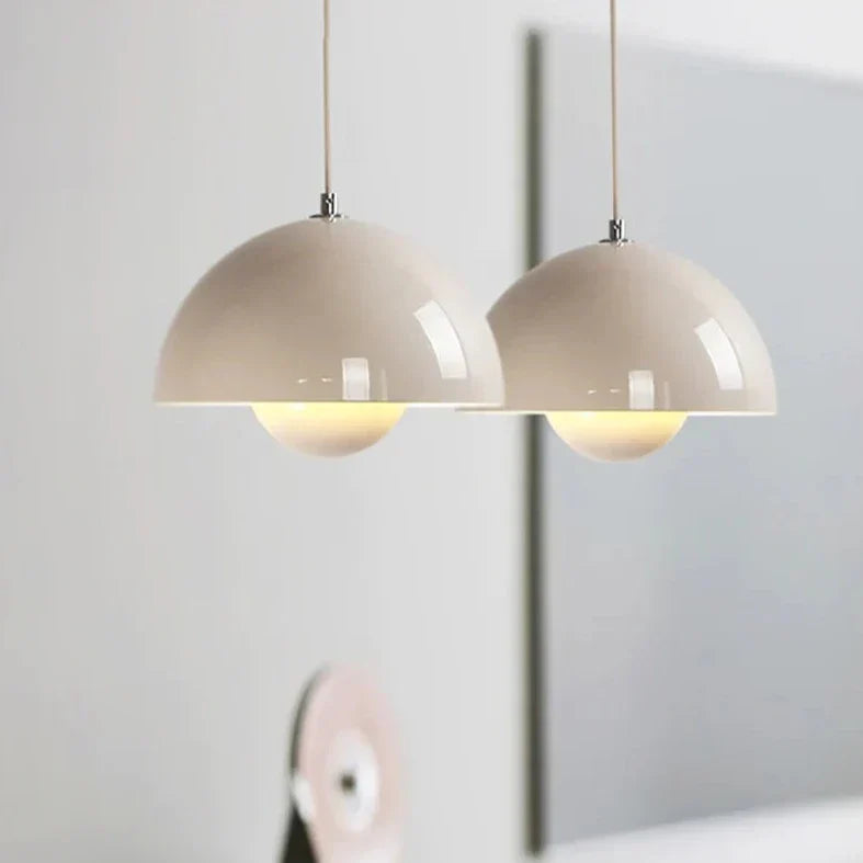 Suspension design demi-sphère métal contemporaine